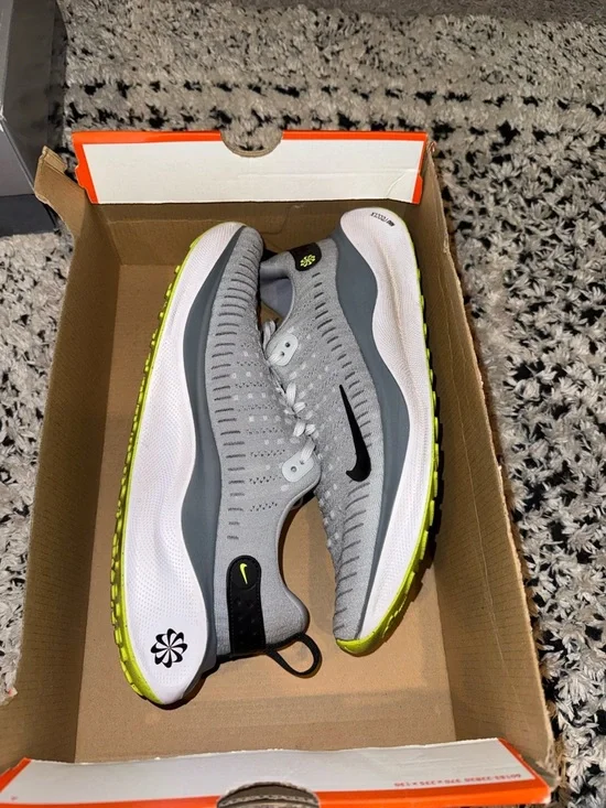 Nike Men Gray and Neon Green Infinity running Sneakers - Picture 4 of 4